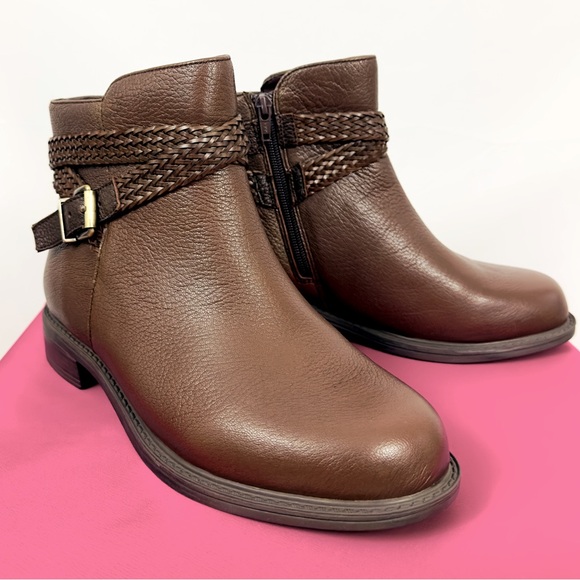 David Tate Brown Pebbled Leather Sevi Bootie Inner Ankle Zipper   8 Wide… - Picture 8 of 13